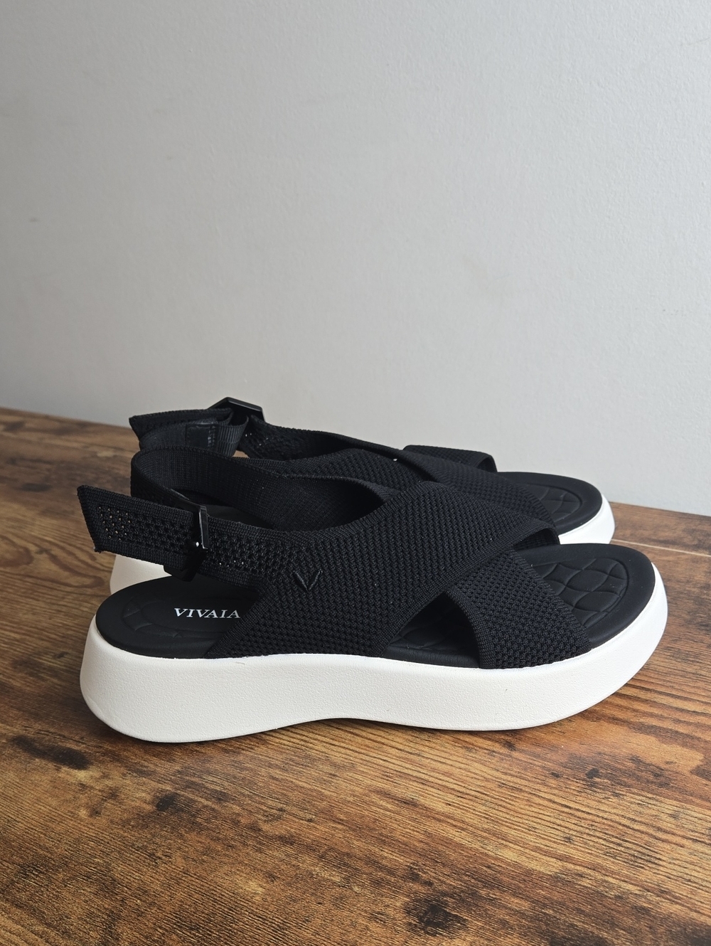 VIVAIA Kara AdaptAll Sport Black Knit Sandals Sz 8 /39 Walking Shoes Lightweight - Picture 3 of 8